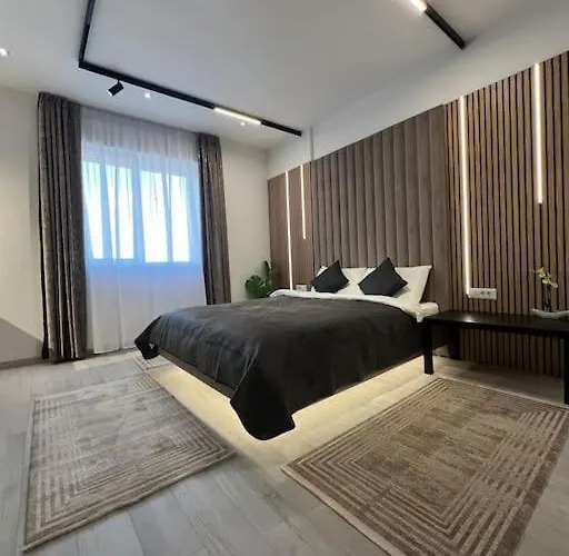 Lagoon Studio 705