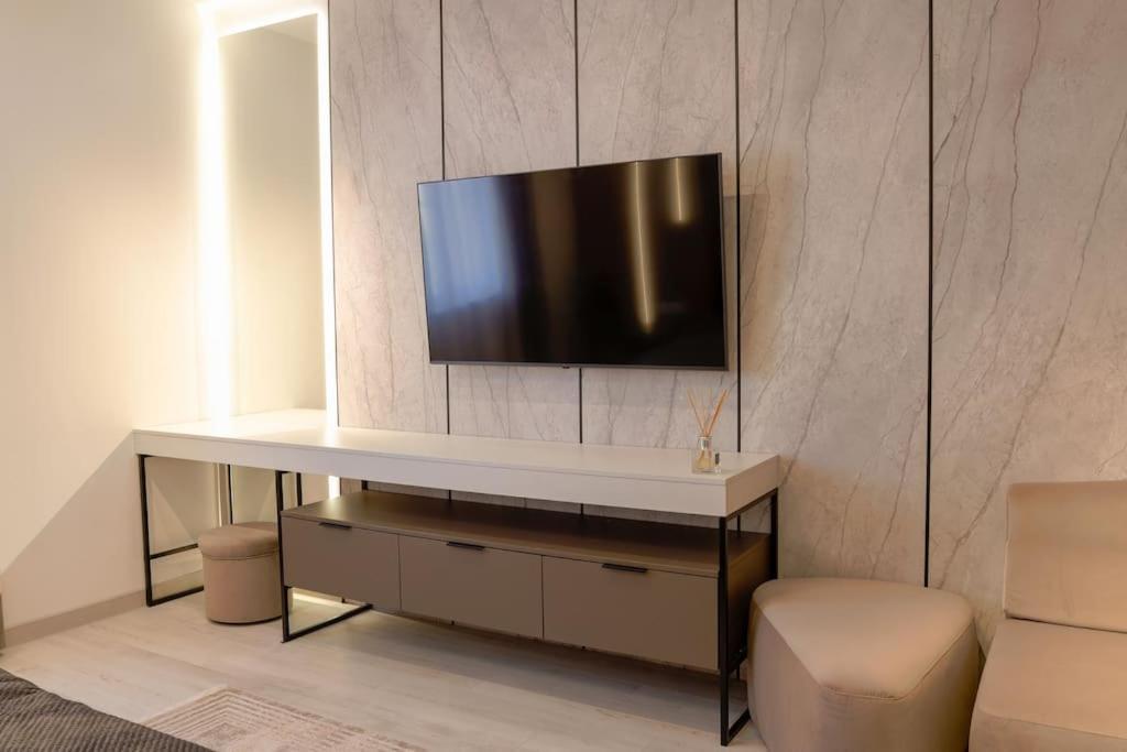 Lagoon 705 Apartment Bucharest